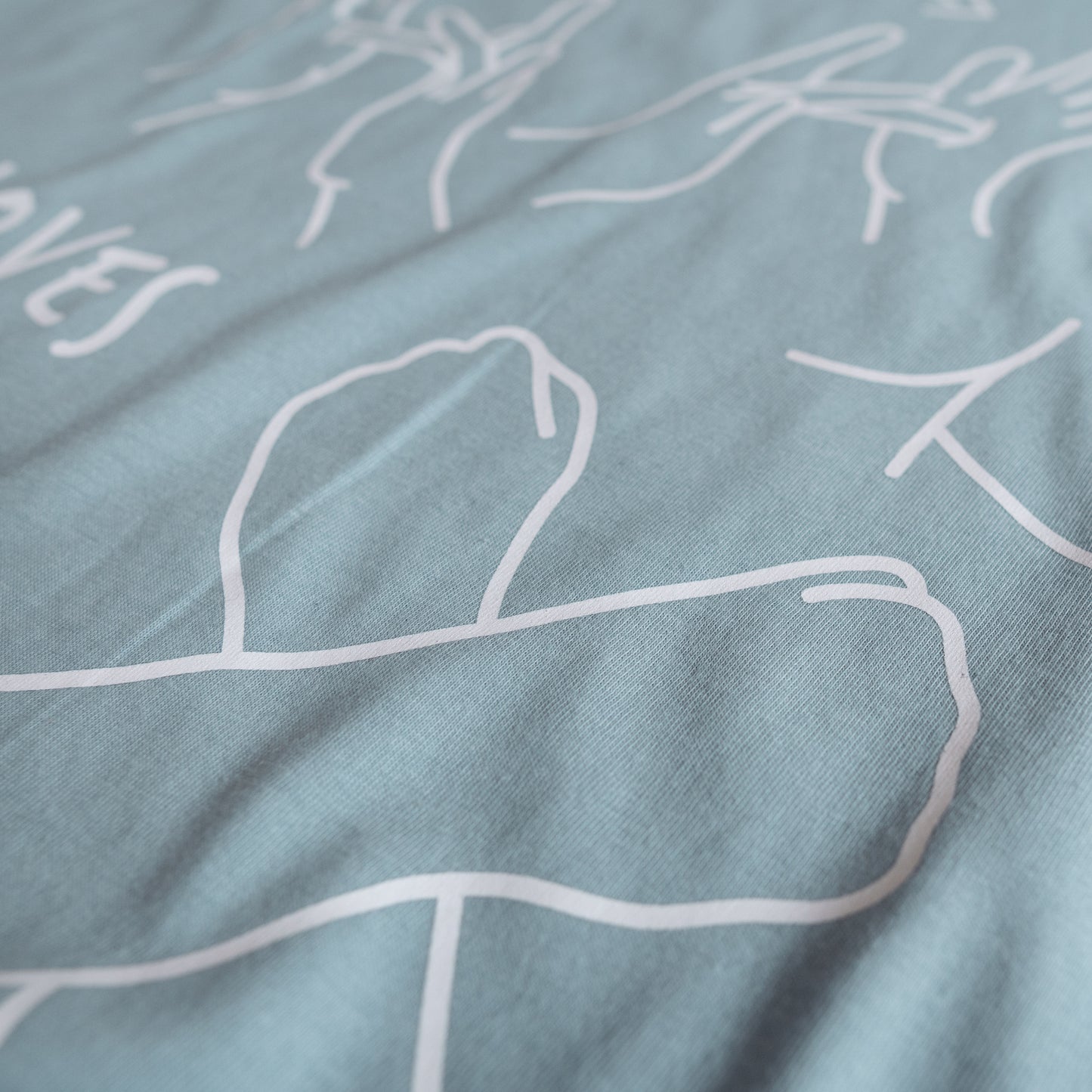JESUS LOVES YOU ASL T-SHIRT (POCKET + BACK)