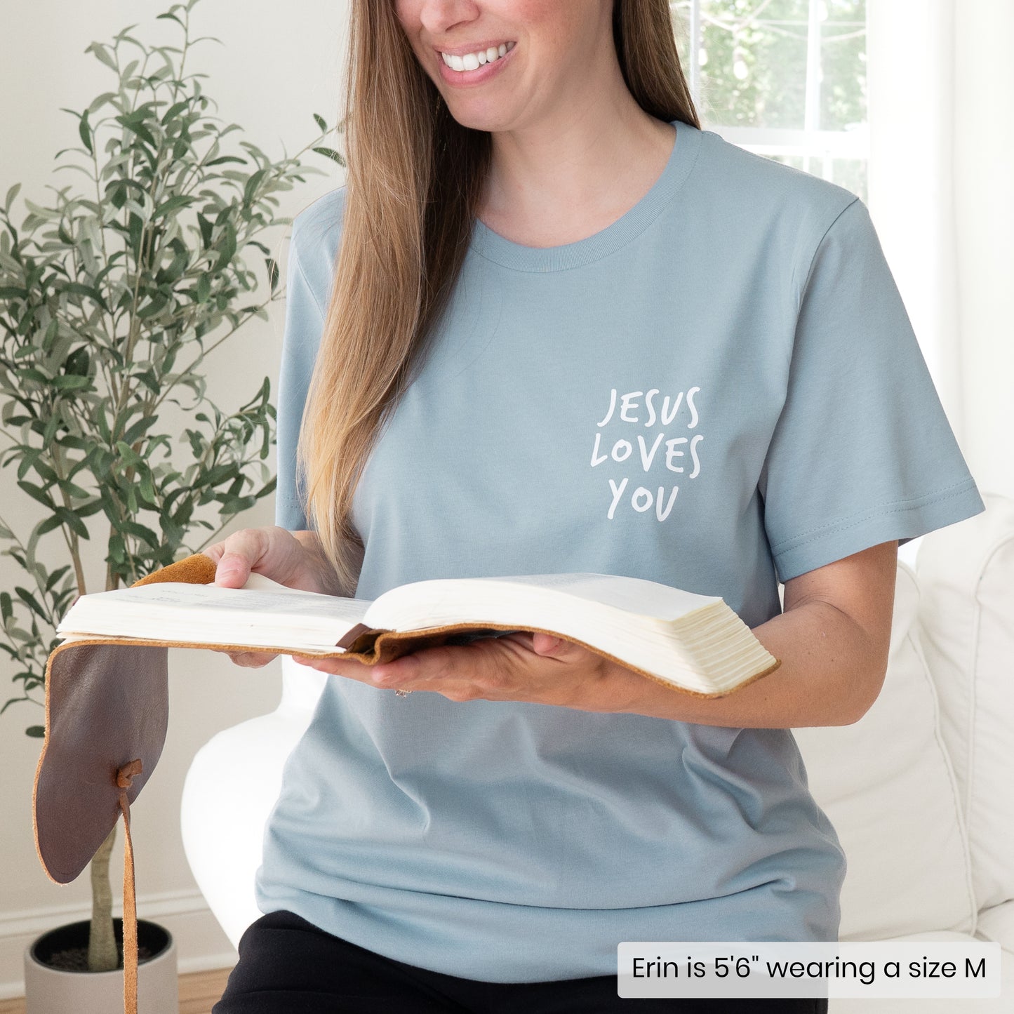 JESUS LOVES YOU ASL T-SHIRT (POCKET + BACK)