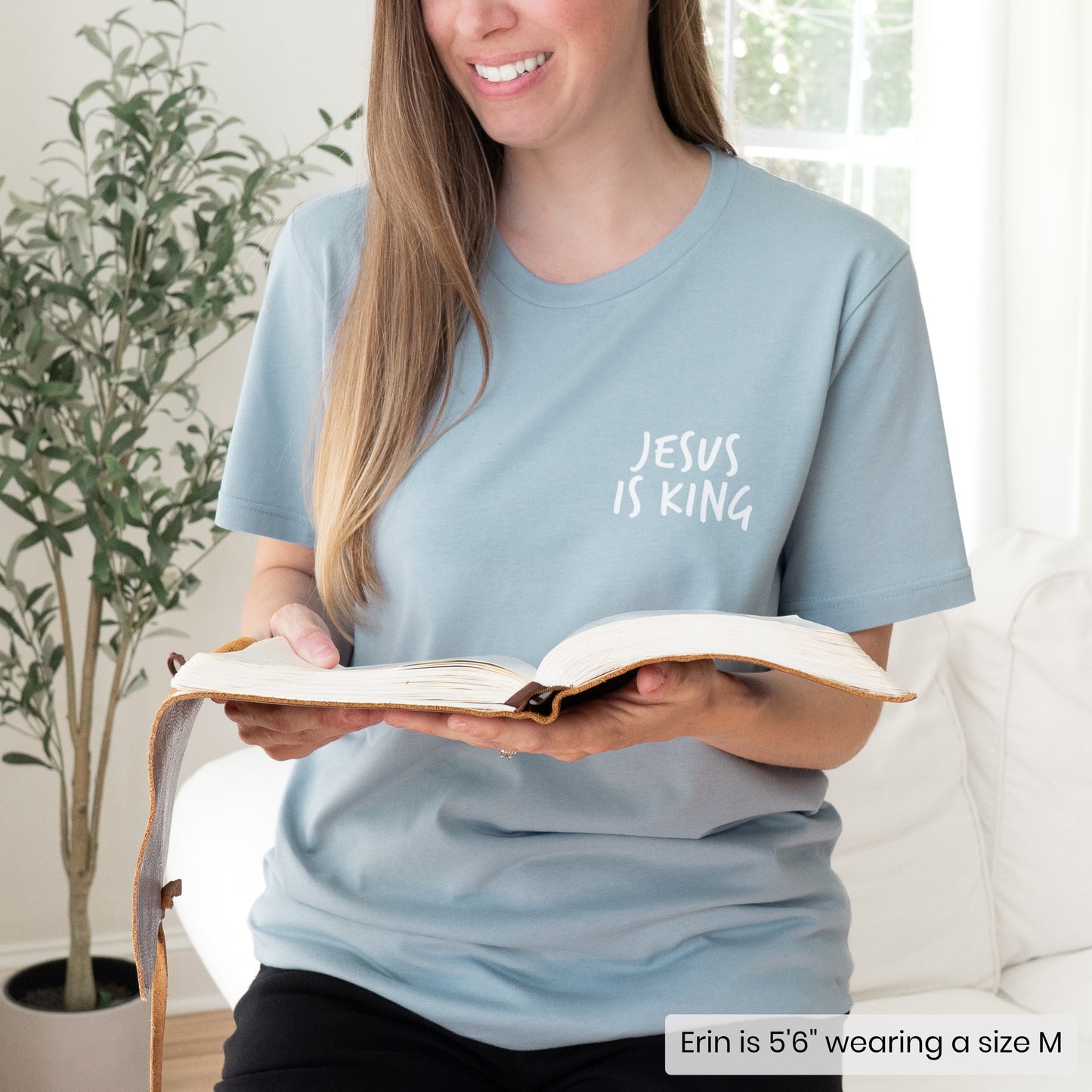 JESUS IS KING ASL T-SHIRT (POCKET + BACK)